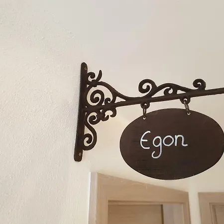 Beim Hooch. Egon Apartment *
