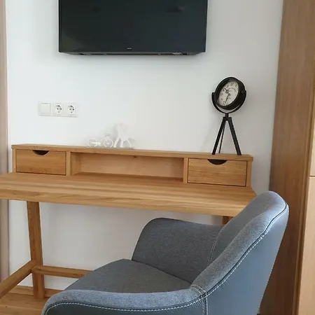 Beim Hooch. Egon * Brucktal