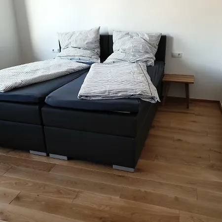 Beim Hooch. Egon * Brucktal