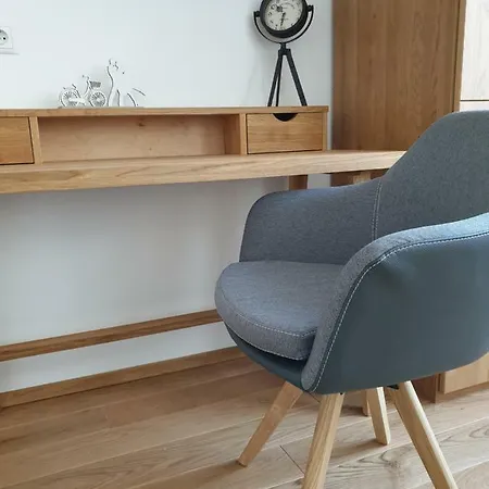 Beim Hooch. Egon Brucktal