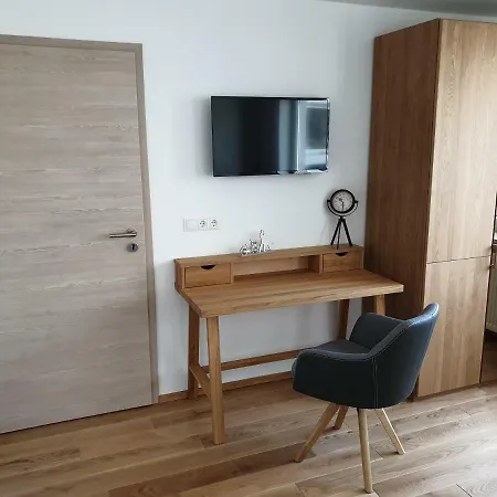 Beim Hooch. Egon Apartment *