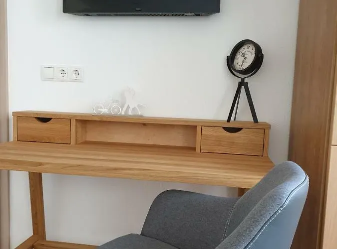 Beim Hooch. Egon * Brucktal